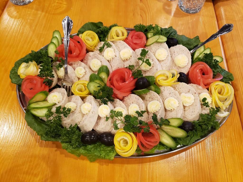 Traktir The 12 Chairs | restaurant | 1224 W Dundee Rd, Buffalo Grove, IL 60089, USA | 2243472918 OR +1 224-347-2918