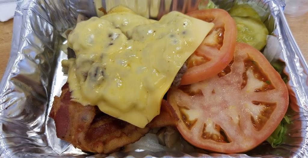 Five Guys | meal takeaway | 1314 Commons Dr, Geneva, IL 60134, USA | 6302081909 OR +1 630-208-1909