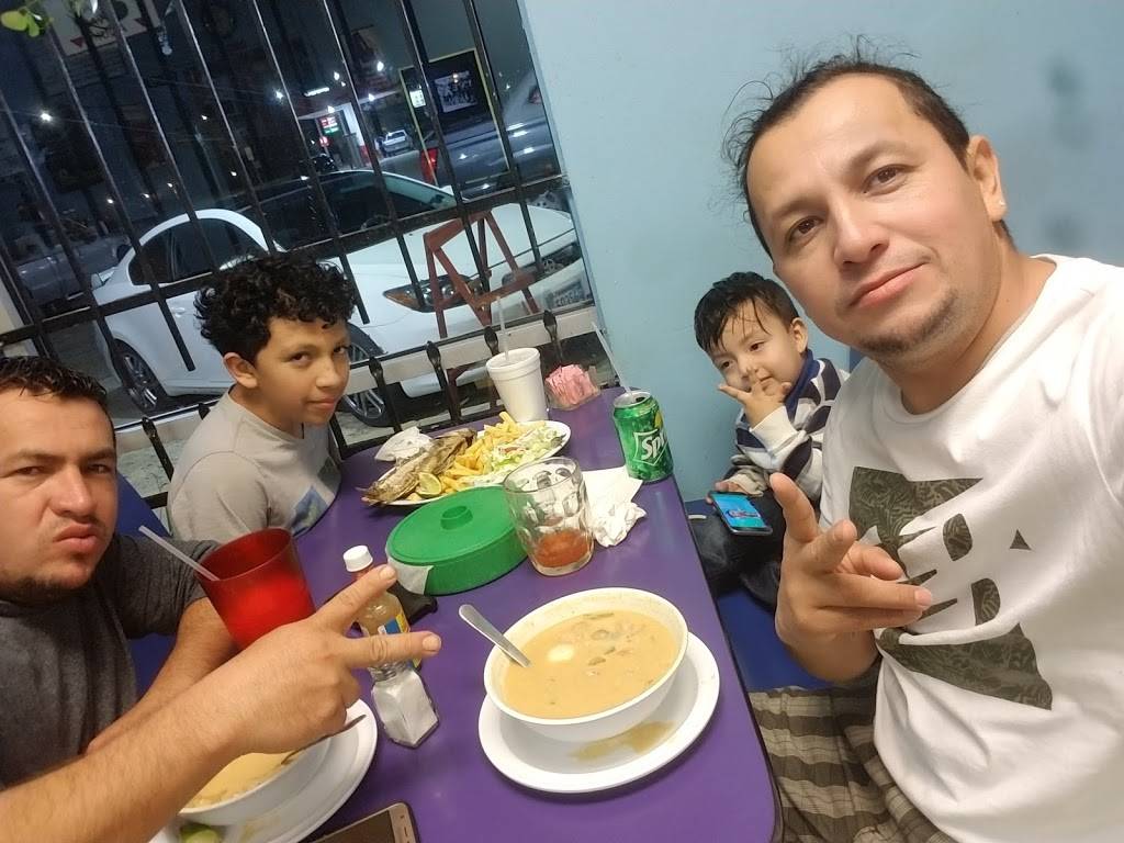 The King Seafood | restaurant | 5400, 3873 Mangum Rd, Houston, TX 77092, USA | 7136801864 OR +1 713-680-1864