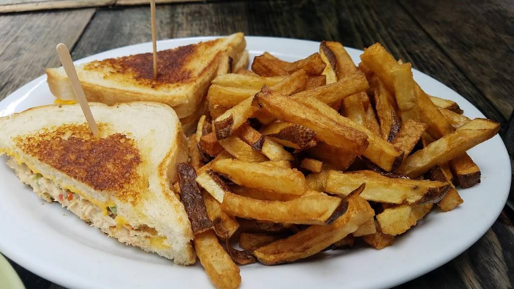 Patricks Roadhouse | cafe | 106 Entrada Dr, Santa Monica, CA 90402, USA | 3104594544 OR +1 310-459-4544