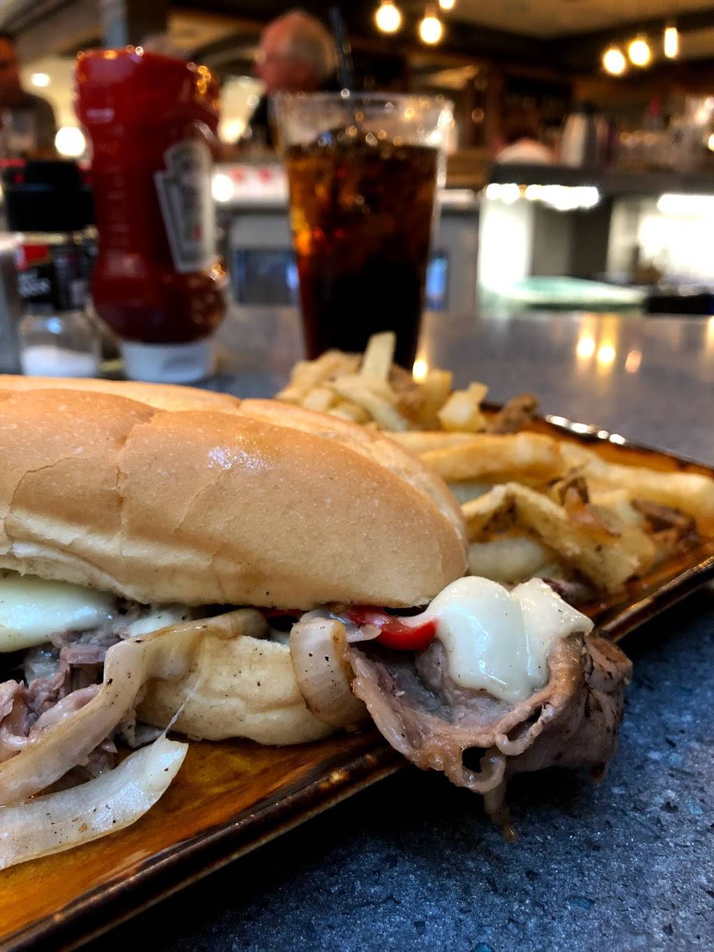 Stone Arch | restaurant | 4300 Glumack Drive LT-2054, St Paul, MN 55111, USA | 6514609285 OR +1 651-460-9285