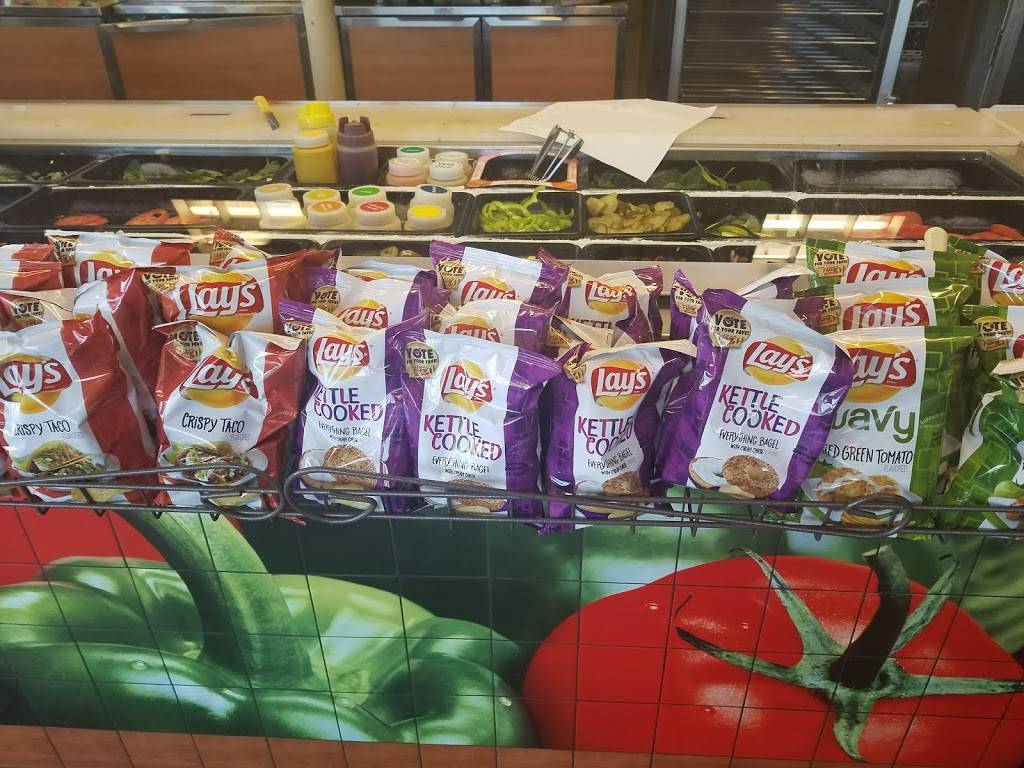 Subway Restaurants | restaurant | Shelter Island Village S/C, 2907 Shelter Island Dr Suite 102 & 103, San Diego, CA 92106, USA | 6192212964 OR +1 619-221-2964