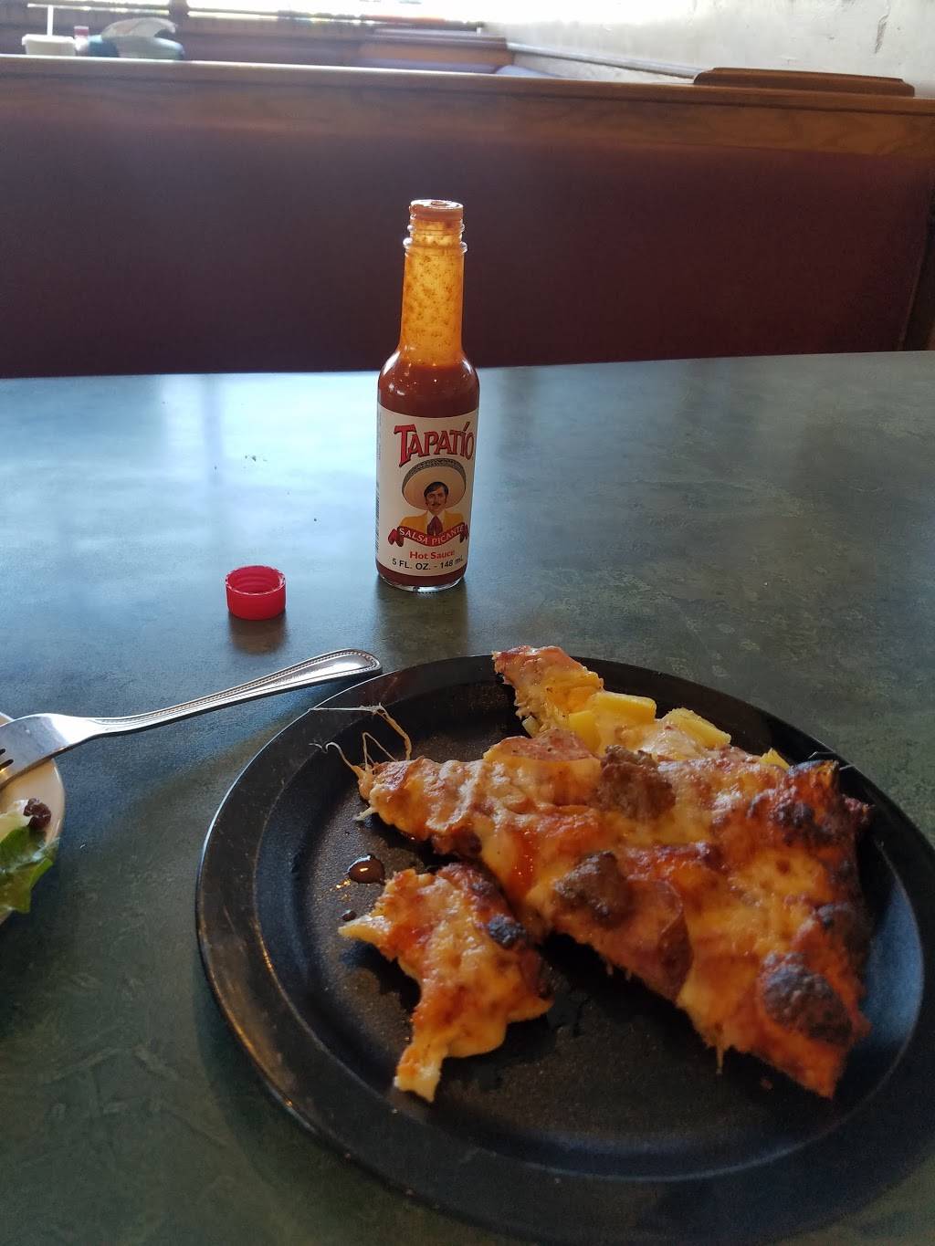 Round Table Pizza | meal delivery | 1516 CA-99, Gridley, CA 95948, USA | 5308468077 OR +1 530-846-8077