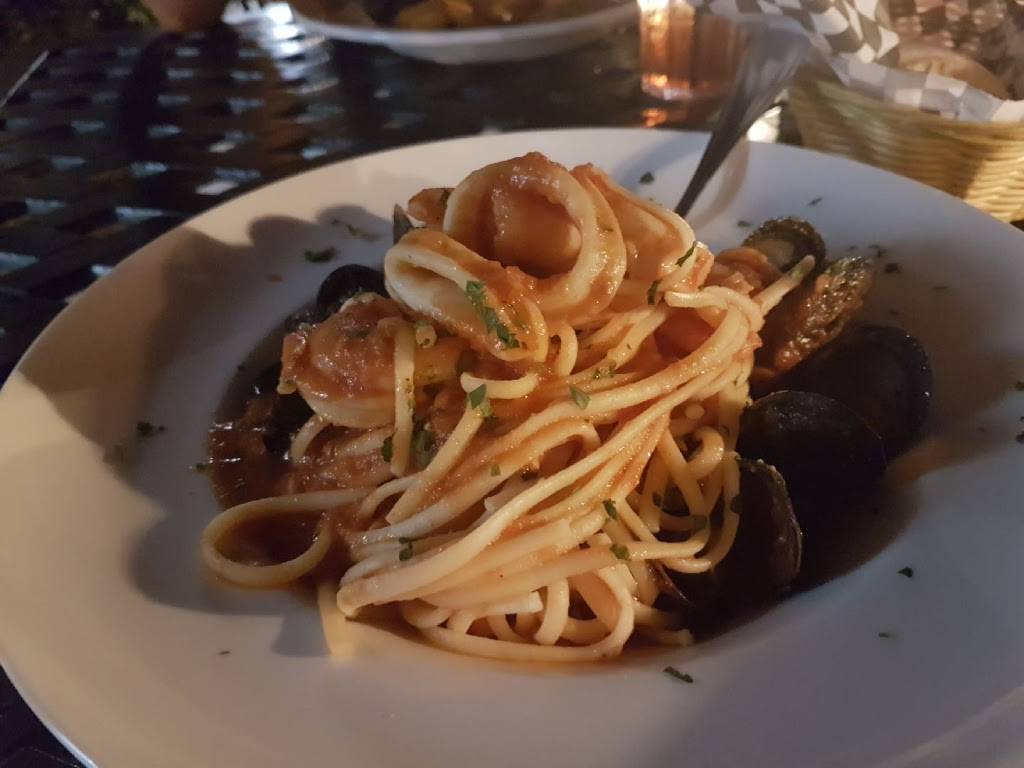 Corrados Restaurant & Bar | restaurant | 38 Baldwin St, Whitby, ON L1M 1A2, Canada | 9056553100 OR +1 905-655-3100