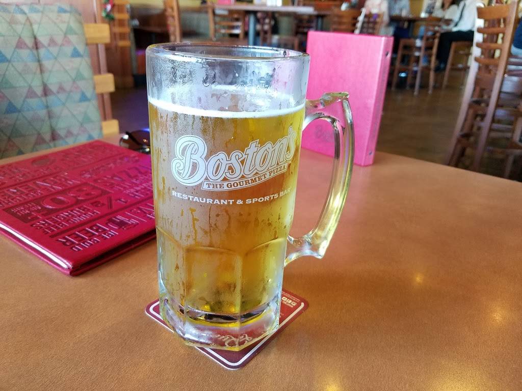 Bostons Restaurant & Sports Bar | restaurant | 5825 W, Arizona Pavilions Dr, Tucson, AZ 85743, USA | 5205721555 OR +1 520-572-1555