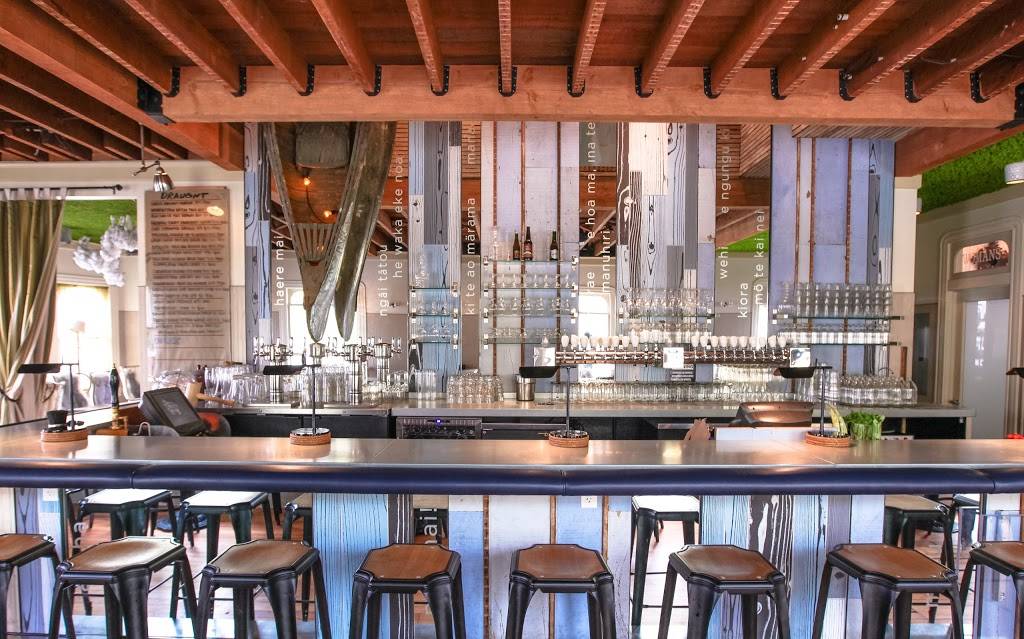 Queenstown Public House | restaurant | 1557 Columbia St, San Diego, CA 92101, USA | 6195460444 OR +1 619-546-0444