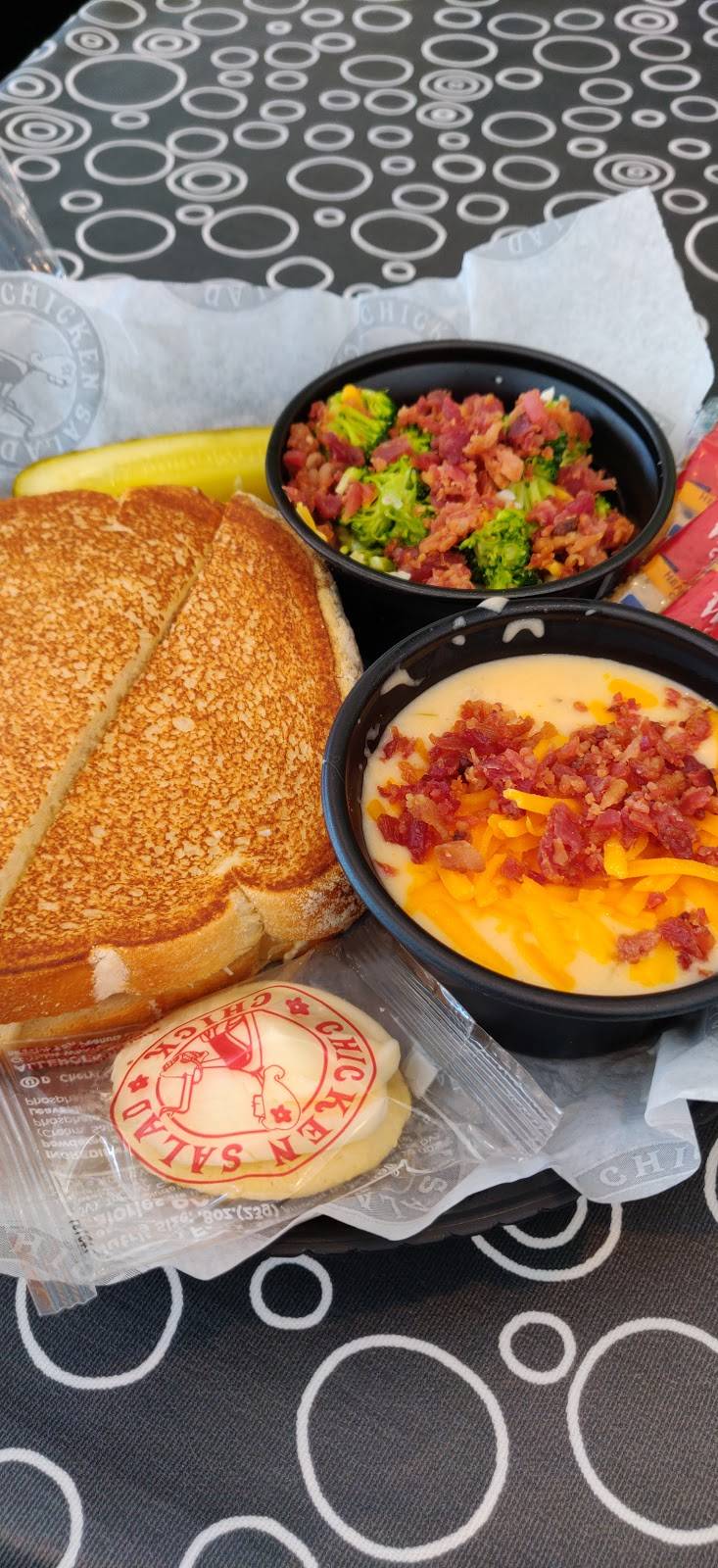 Chicken Salad Chick | restaurant | 1265 Interstate Dr Suite 205, Cookeville, TN 38501, USA | 9312728551 OR +1 931-272-8551