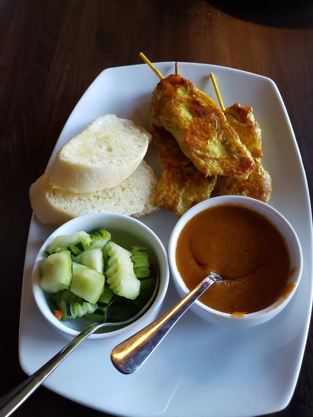 Thai Kitchen Bird Pepper | restaurant | 563 Bellevue Square, Bellevue, WA 98004, USA | 4254547334 OR +1 425-454-7334