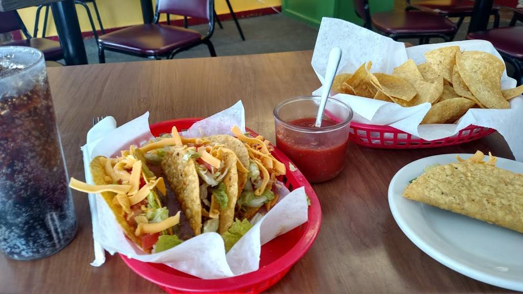 Chicos Taco House | restaurant | 5954 M-55, Cadillac, MI 49601, USA | 2317757272 OR +1 231-775-7272