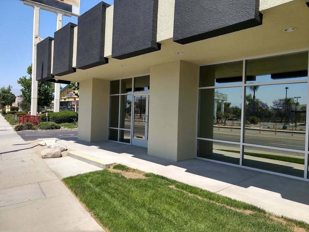 Old Town Baking Company | restaurant | 999 S E St, San Bernardino, CA 92408, USA | 9099450400 OR +1 909-945-0400