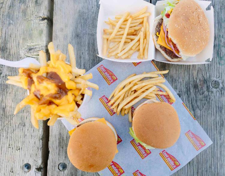 Fast Eddies | restaurant | 1055 Elgin St N, Cambridge, ON N1R 8J1, Canada | 5196237332 OR +1 519-623-7332