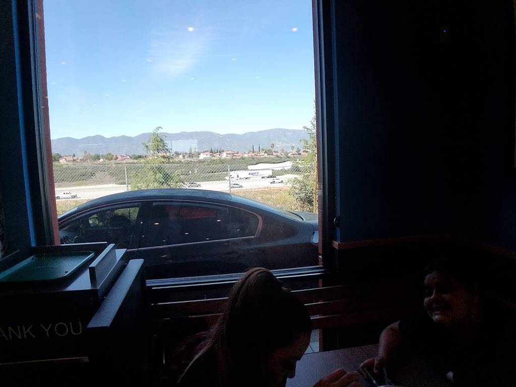 Miguels Jr | restaurant | 1240 W Renaissance Pkwy, Rialto, CA 92376, USA | 9093550500 OR +1 909-355-0500