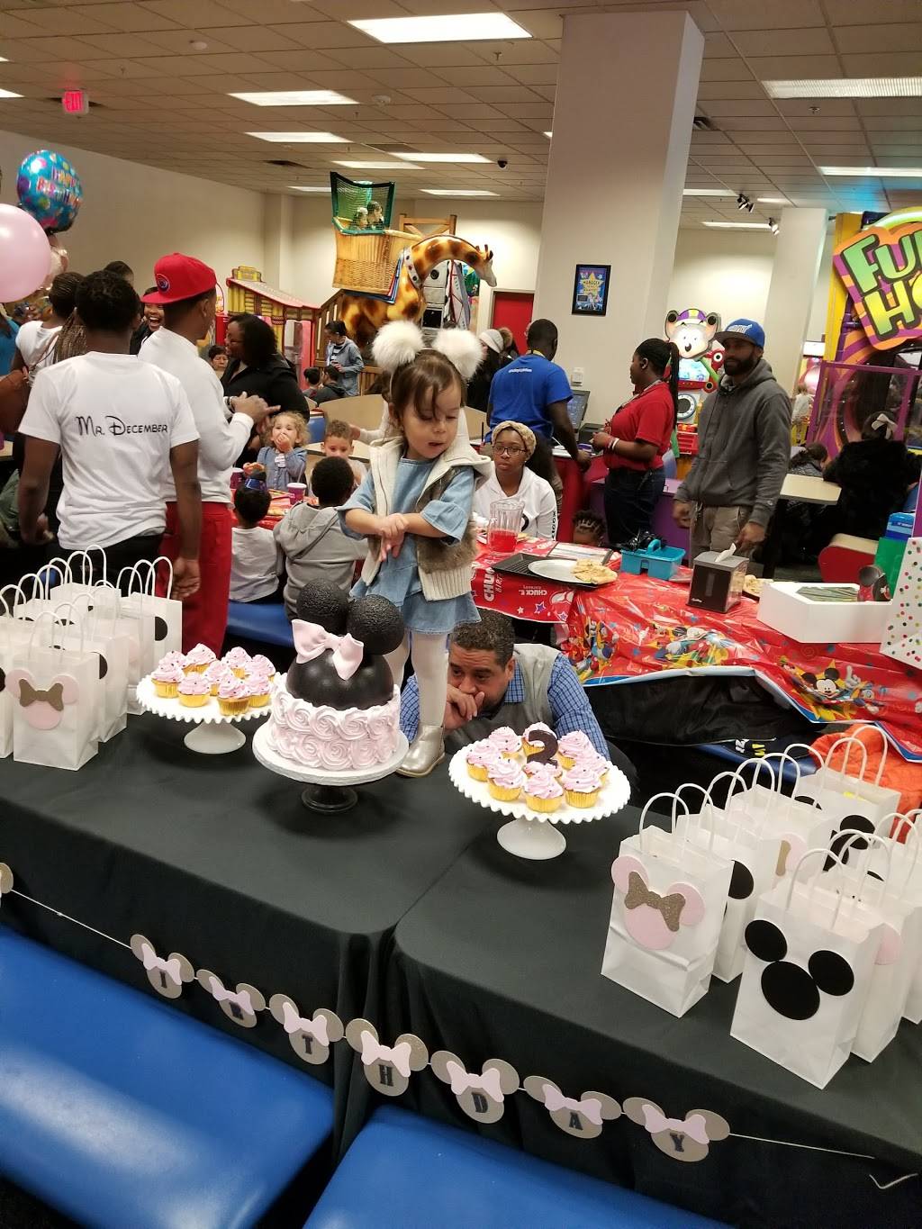 Chuck E. Cheeses | restaurant | 275 NJ-4, Paramus, NJ 07652, USA | 2014871088 OR +1 201-487-1088