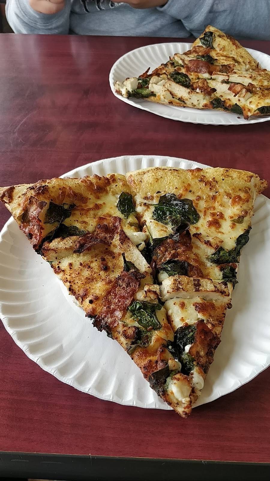 Pizza Alloro | restaurant | 5 Main St, Buckhorn, ON K0L 1J0, Canada | 7056577575 OR +1 705-657-7575