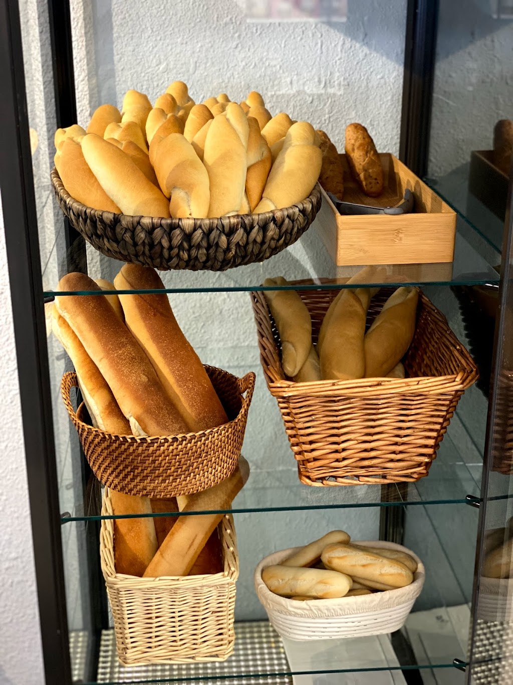 BOHEMIAN DELICIOUS | bakery | 999 Cattlemen Rd Suite C, Sarasota, FL 34232, USA | 9412277001 OR +1 941-227-7001