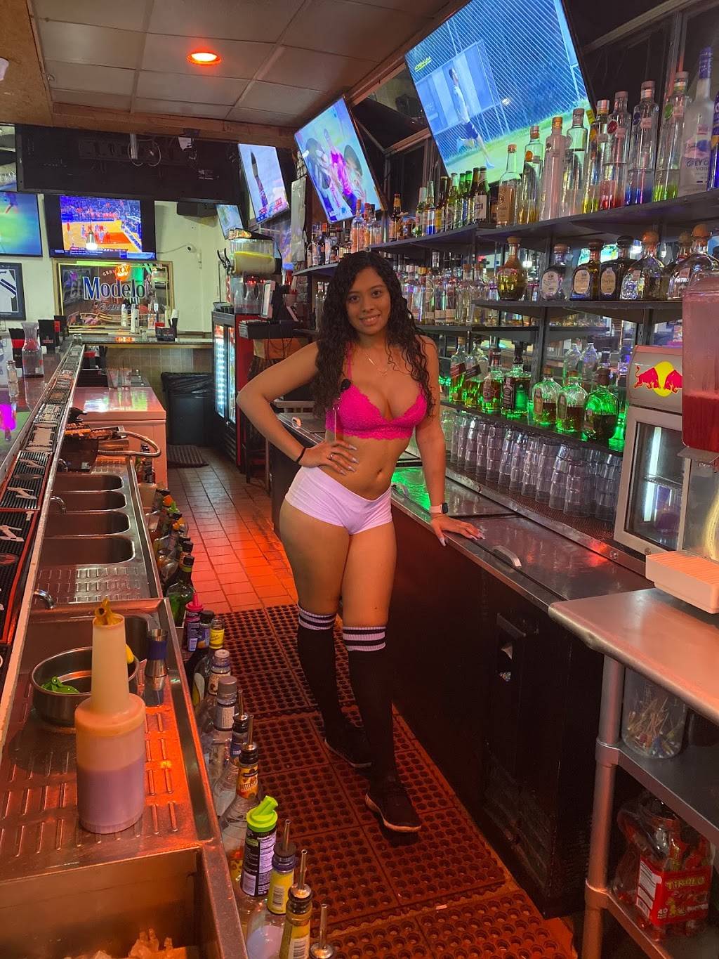 Los Balones Sports Bar & Restaurant | restaurant | 2905 Webb Chapel Ext, Dallas, TX 75220, USA | 2143584449 OR +1 214-358-4449