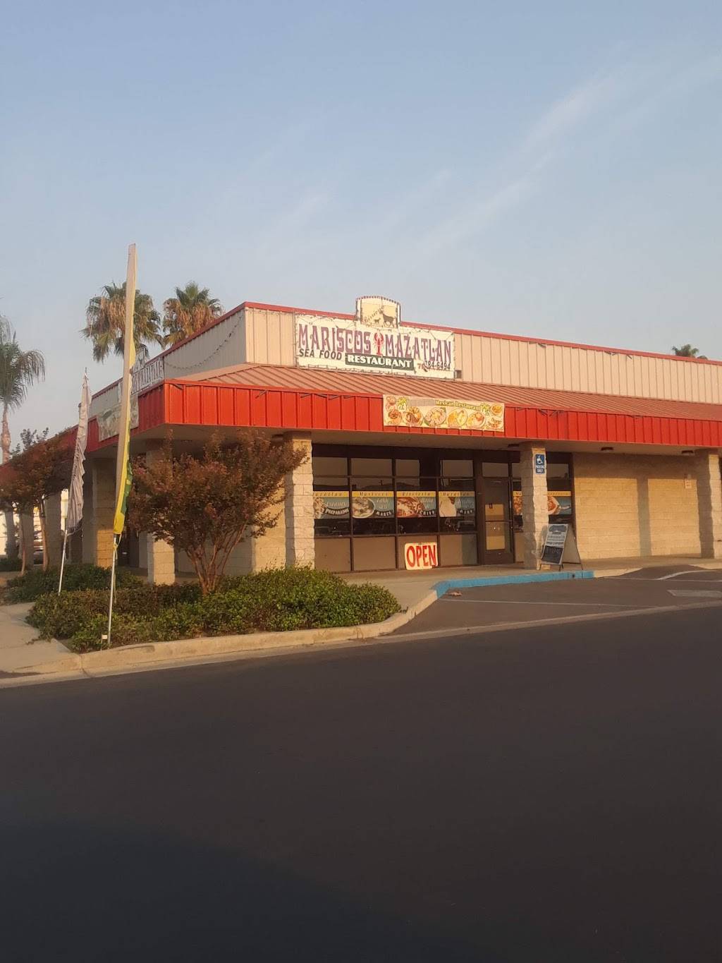 Mariscos Y Birrieria Mazatlan | restaurant | 1592 W Olive Ave, Porterville, CA 93257, USA | 5597846494 OR +1 559-784-6494