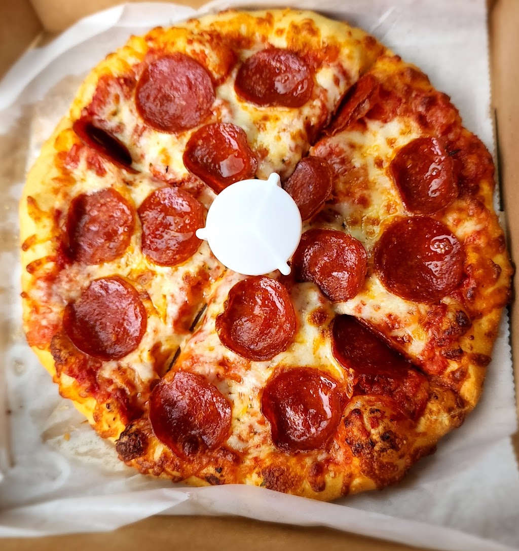 Foxs Pizza Den | restaurant | 908 Walnut St, Roaring Spring, PA 16673, USA | 8147933366 OR +1 814-793-3366