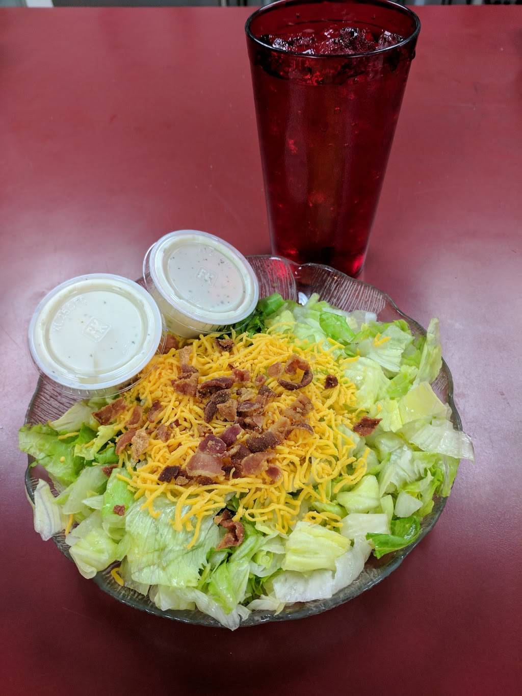 American Grille | restaurant | 525 S 5th Ave, Canton, IL 61520, USA | 3096473613 OR +1 309-647-3613