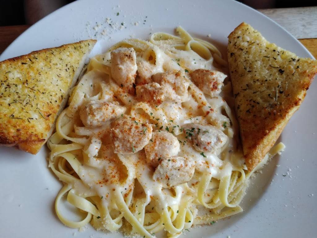 Pelicans Restaurant | restaurant | 291 N Air Depot Blvd, Midwest City, OK 73110, USA | 4057324392 OR +1 405-732-4392