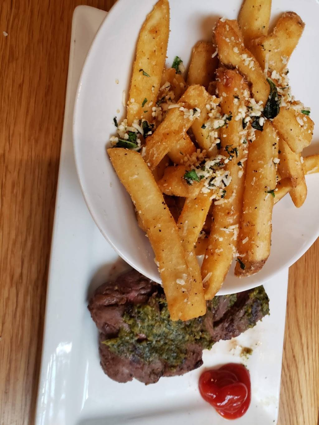 Amelia Tavern Restaurant & Brewpub | restaurant | 318 Centre St, Fernandina Beach, FL 32034, USA | 9043106088 OR +1 904-310-6088