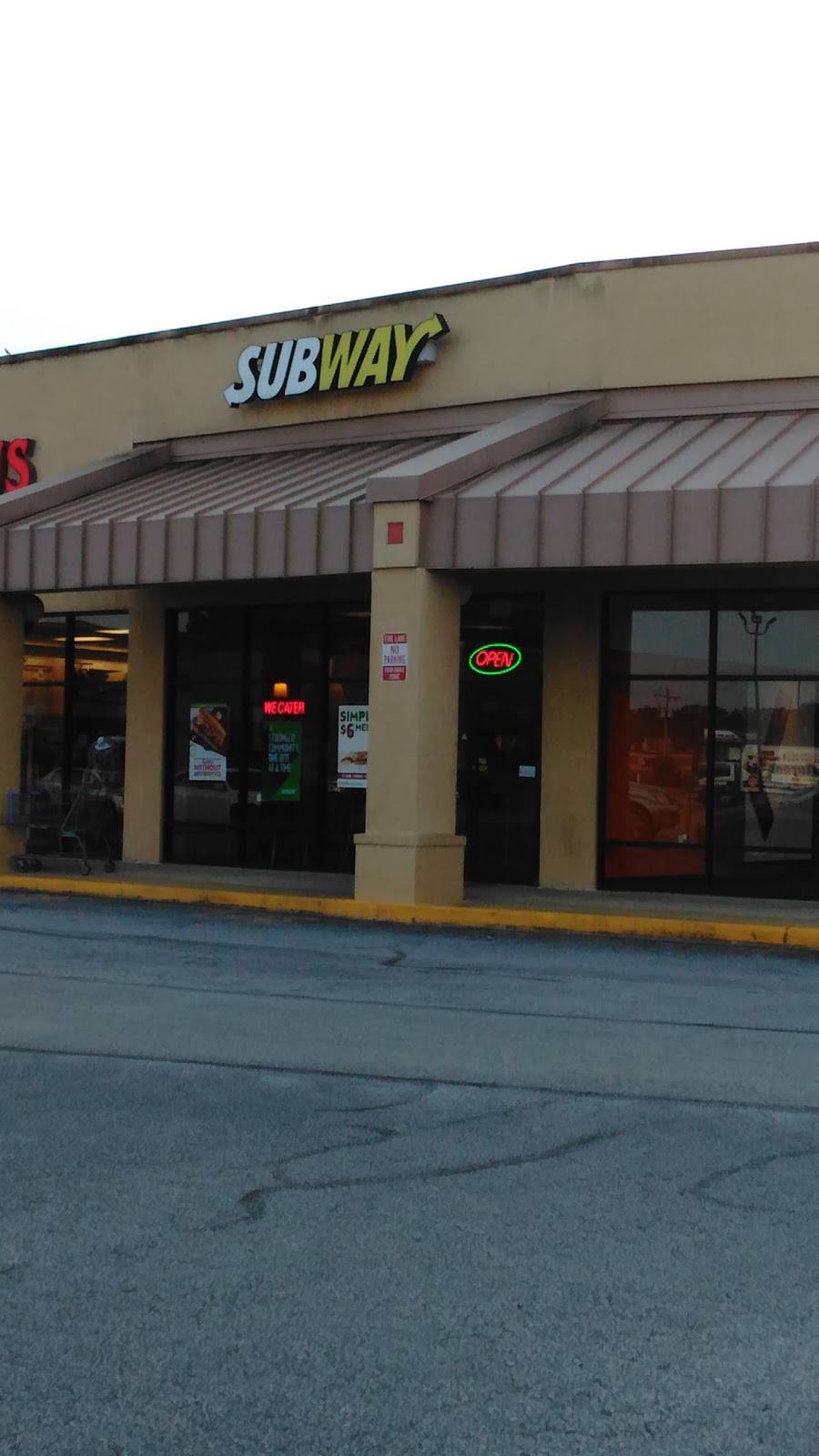 Subway | restaurant | 1810 B Peery Dr, Farmville, VA 23901, USA | 4343925914 OR +1 434-392-5914