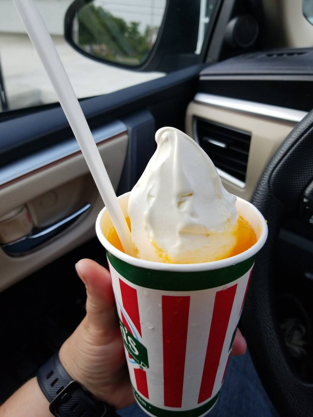 Ritas Italian Ice & Frozen Custard | restaurant | 2116 W Henderson Rd, Columbus, OH 43220, USA | 6144577290 OR +1 614-457-7290