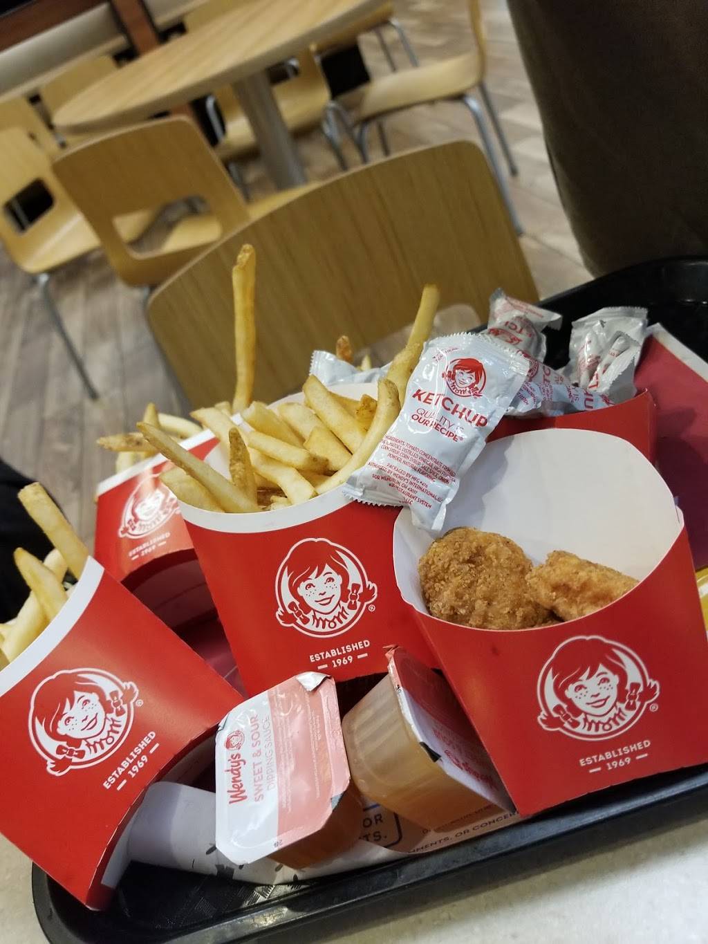 Wendys | restaurant | 2 Natures Way, Hilton Head Island, SC 29926, USA | 8436899634 OR +1 843-689-9634