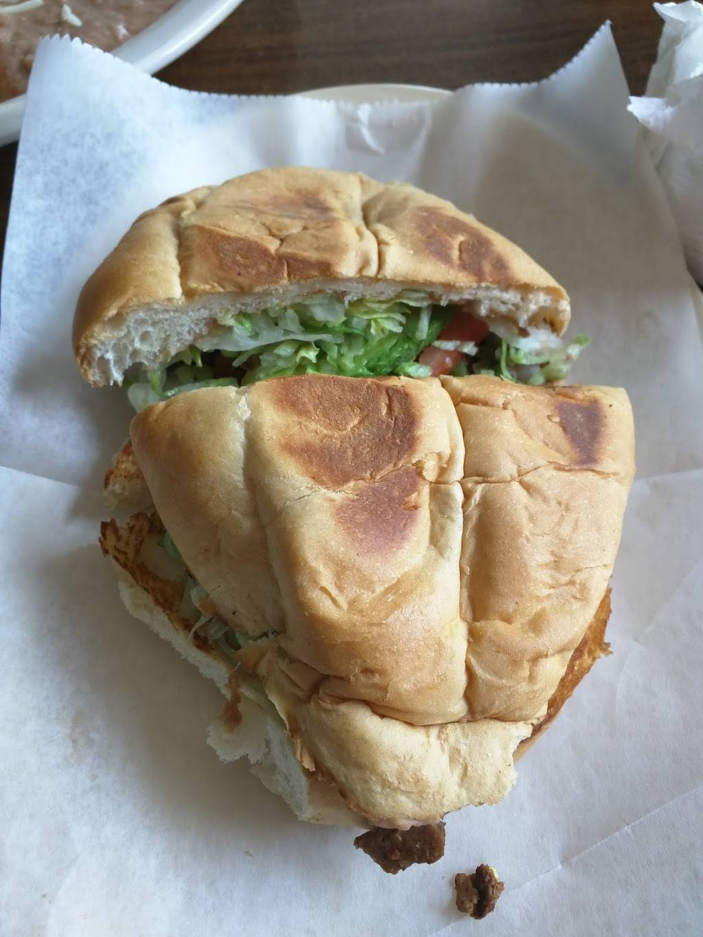 Quesadilla La Reina Del Sur | restaurant | 2235 N Western Ave, Chicago, IL 60647, USA | 7732358807 OR +1 773-235-8807