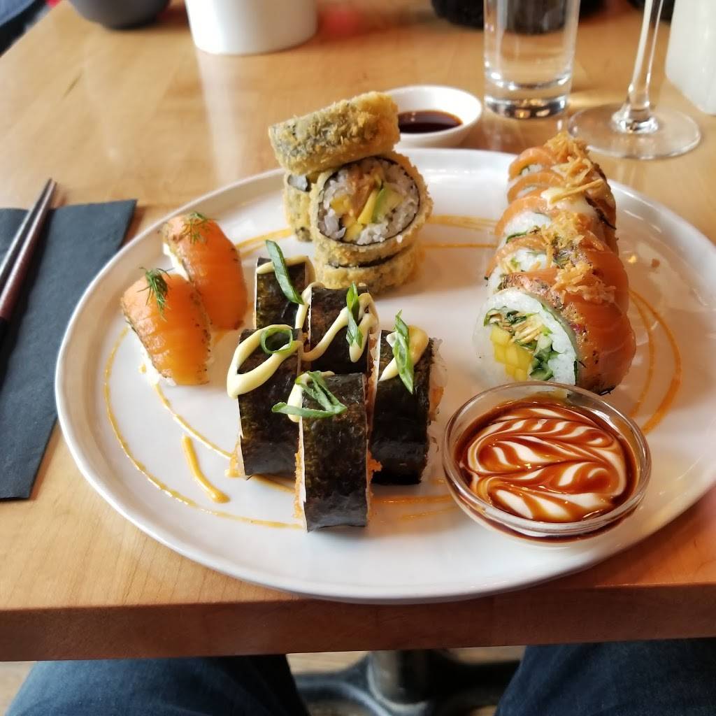 Sushi Taxi | restaurant | 1744 Rue Notre-Dame Ouest, Montréal, QC H3J 1M3, Canada | 5145643434 OR +1 514-564-3434