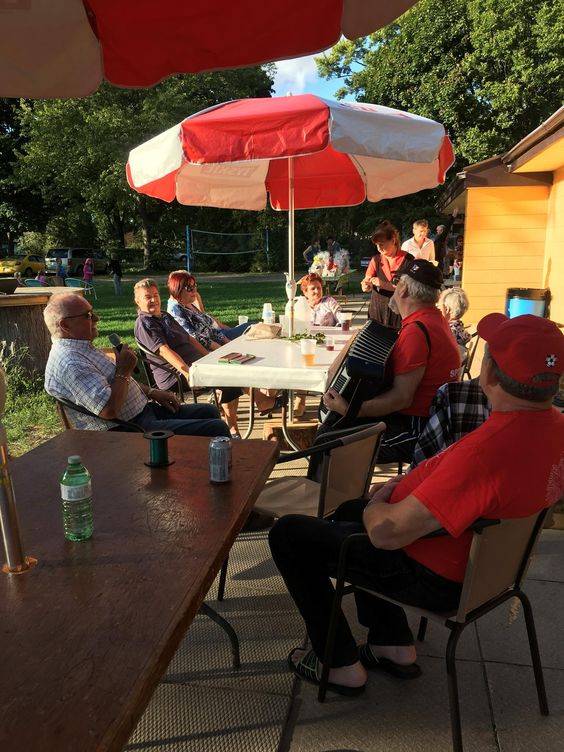 Polish Beach Club | restaurant | 697 Fox Pl, Harrow, ON N0R 1G0, Canada | 5192532708 OR +1 519-253-2708