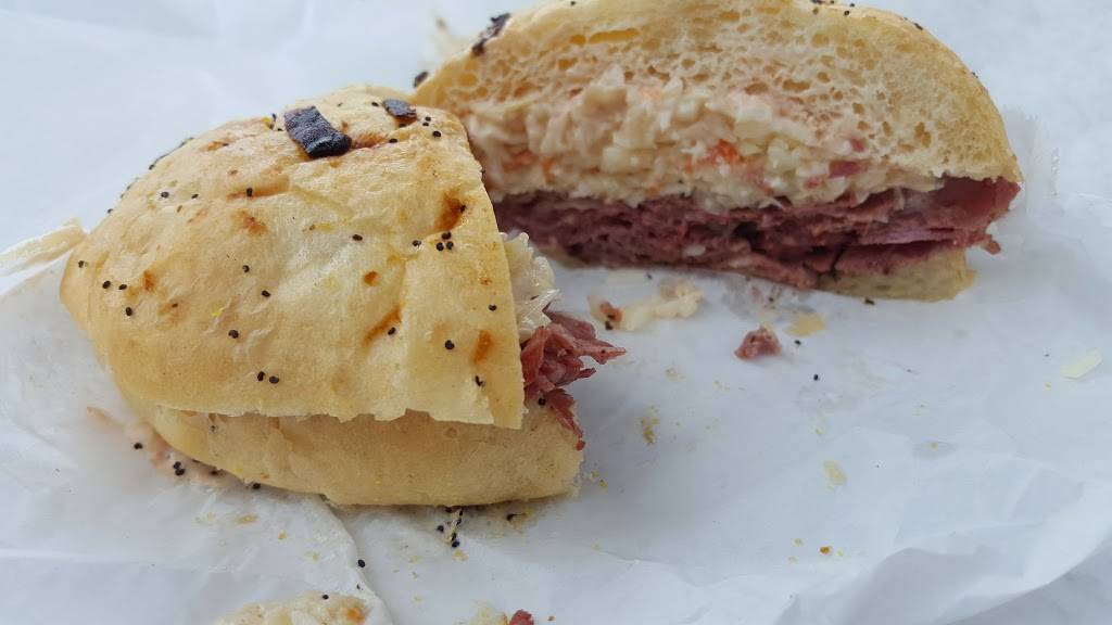 Matis Deli | restaurant | 1842 Monroe St, Dearborn, MI 48124, USA | 3132773253 OR +1 313-277-3253