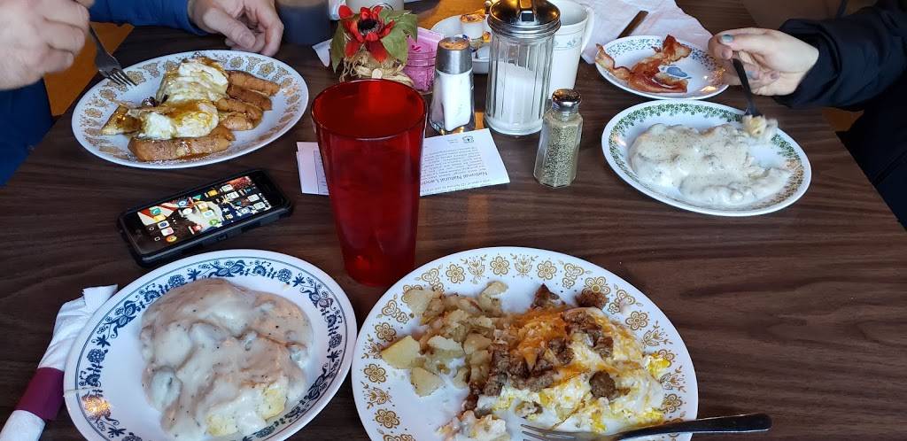 Shawnee Restaurant & Lounge | restaurant | 510 Straight St, Eddyville, IL 62928, USA | 6186724790 OR +1 618-672-4790