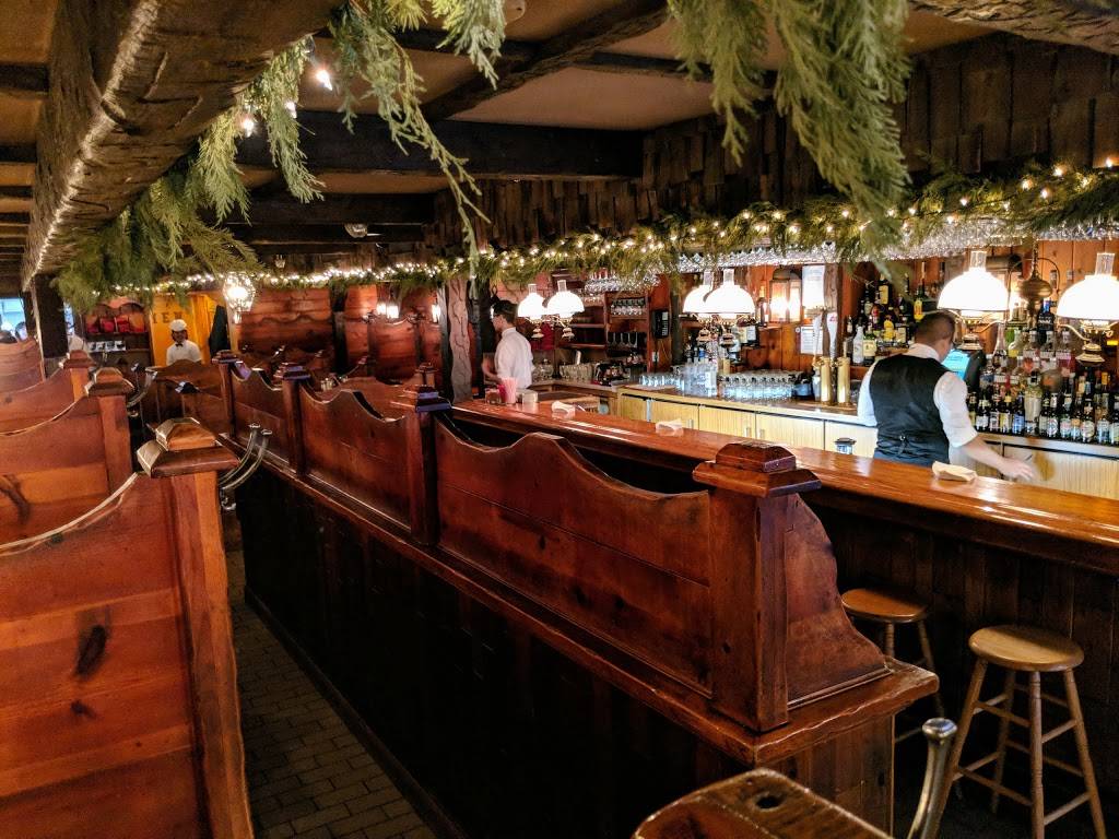 Chicago Pizza and Oven Grinder Company | restaurant | 2121 N Clark St, Chicago, IL 60614, USA | 7732482570 OR +1 773-248-2570