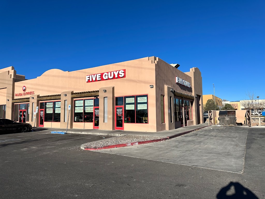 Five Guys | meal takeaway | 3522 Zafarano Dr Bldg F, Santa Fe, NM 87507, USA | 5054749672 OR +1 505-474-9672