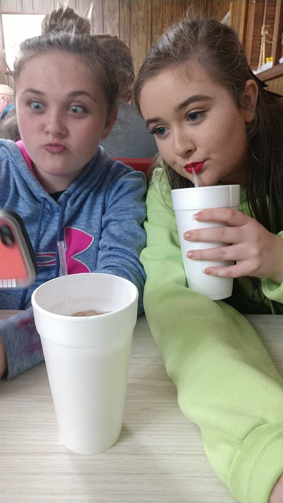 Troutmans Barbecue | restaurant | 18466 NC-109, Denton, NC 27239, USA | 3368592206 OR +1 336-859-2206