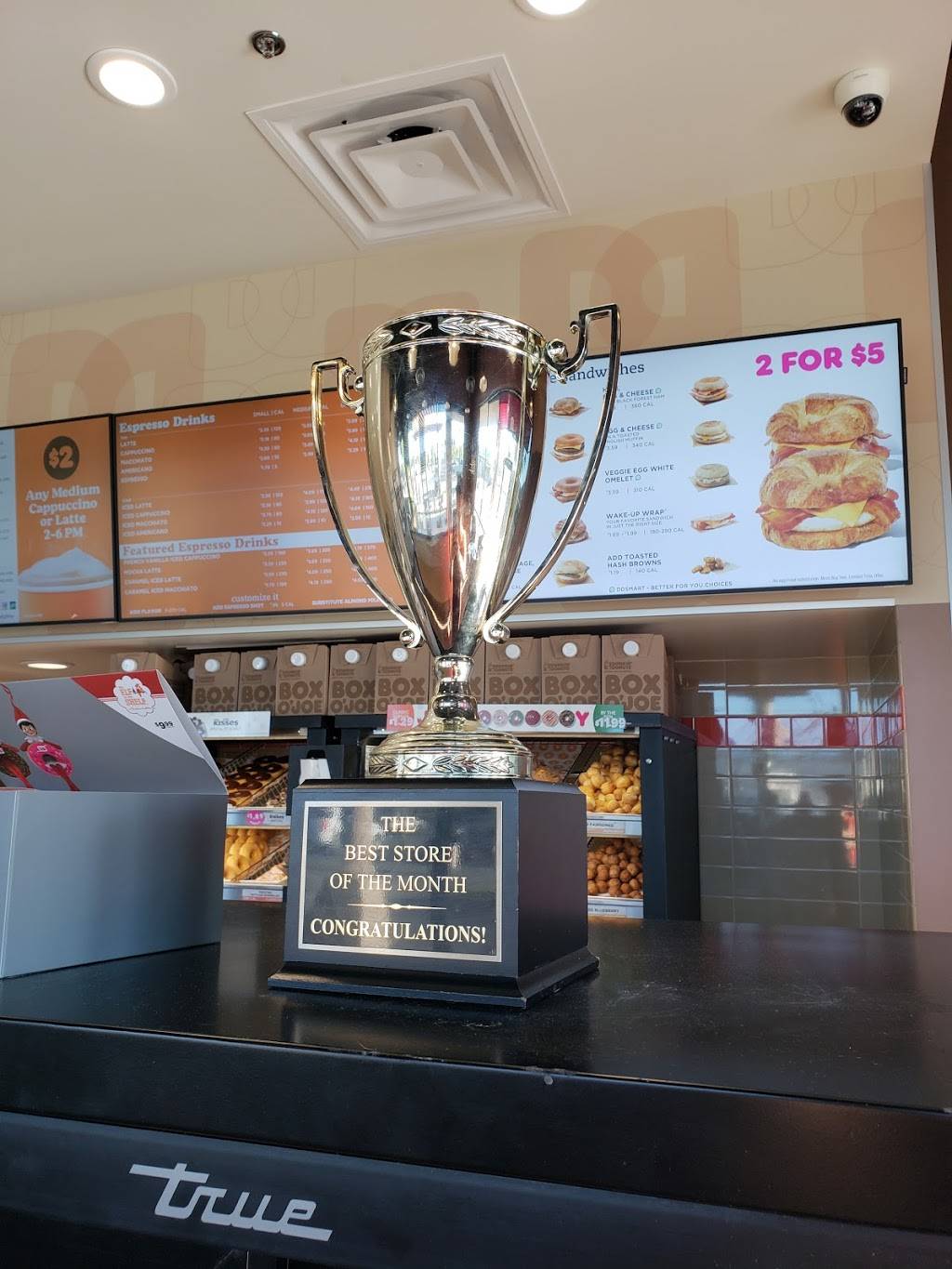 Dunkin | cafe | 26441 Bouquet Canyon Rd Suite A4, Santa Clarita, CA 91350, USA | 6612633763 OR +1 661-263-3763