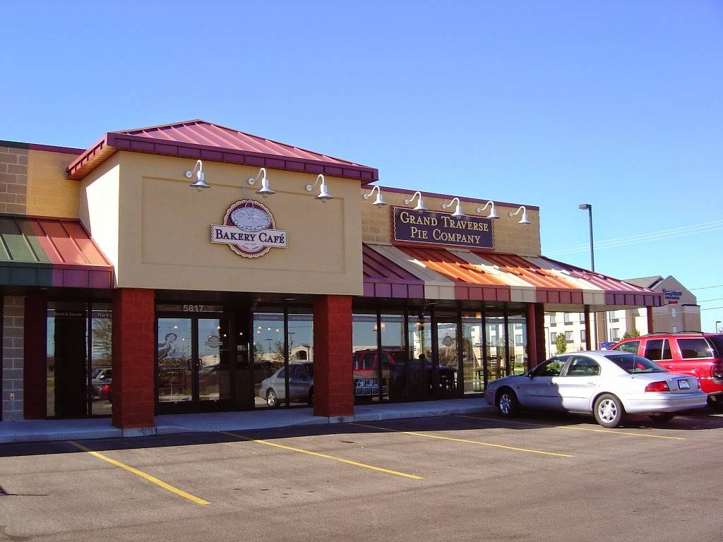 Grand Traverse Pie Company | restaurant | 5817 Harvey St, Norton Shores, MI 49444, USA | 2317993399 OR +1 231-799-3399