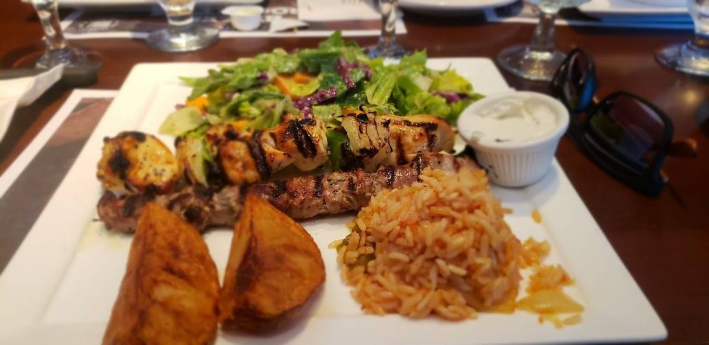 Casa Grecque | restaurant | 852 Boulevard des Seigneurs, Terrebonne, QC J6W 1V1, Canada | 4504922888 OR +1 450-492-2888