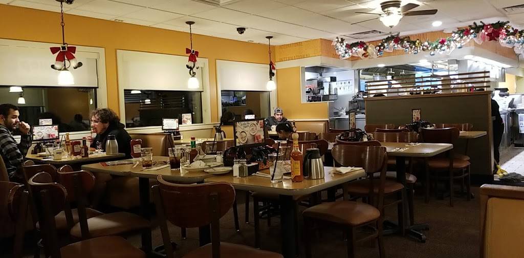 IHOP | bakery | 644 N 1st St, San Jose, CA 95112, USA | 4082944130 OR +1 408-294-4130