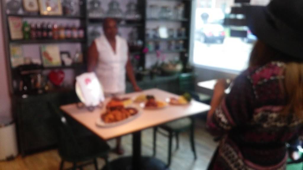 DeBreauxs | restaurant | 2135 N 63rd St, Philadelphia, PA 19151, USA | 2158774559 OR +1 215-877-4559