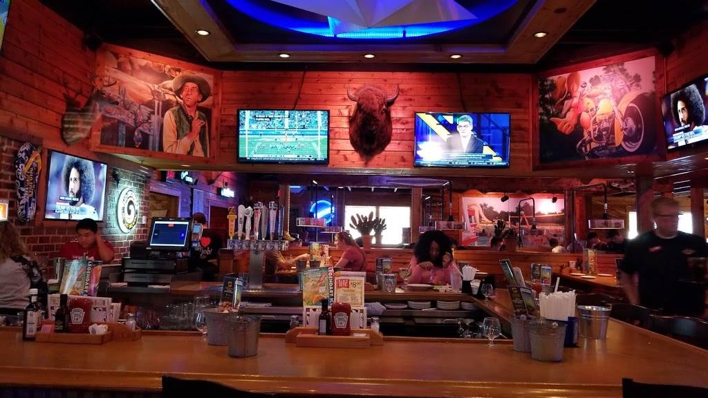 Texas Roadhouse | restaurant | 2856 Patriots Ln, Naperville, IL 60563, USA | 6307780960 OR +1 630-778-0960