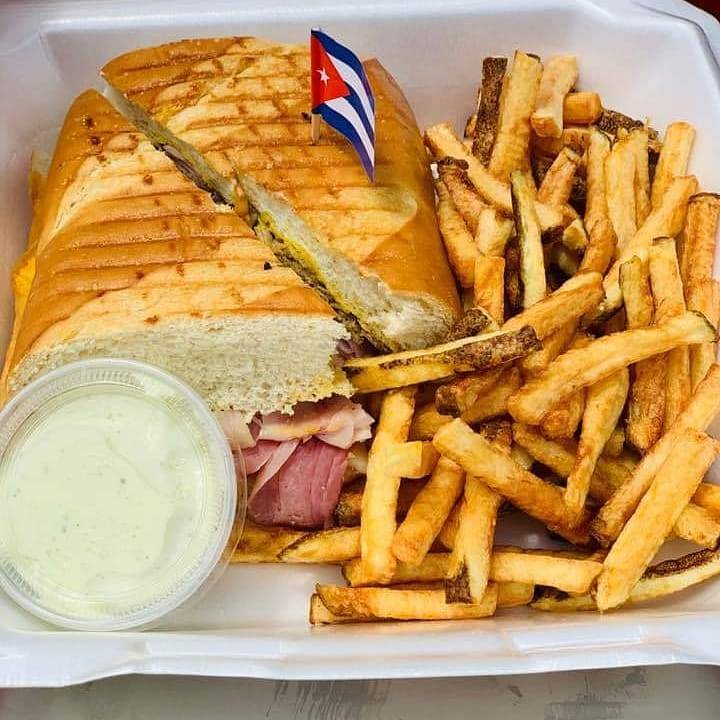 Lolas Cuban Food | restaurant | 118 N Henderson St, Fort Worth, TX 76102, USA | 6822028556 OR +1 682-202-8556