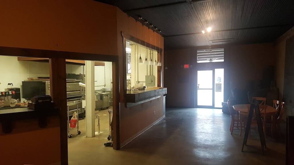 Blue Rooster BBQ & Pizza | restaurant | 103 E Broadway, Ashland, MO 65010, USA | 5736572783 OR +1 573-657-2783