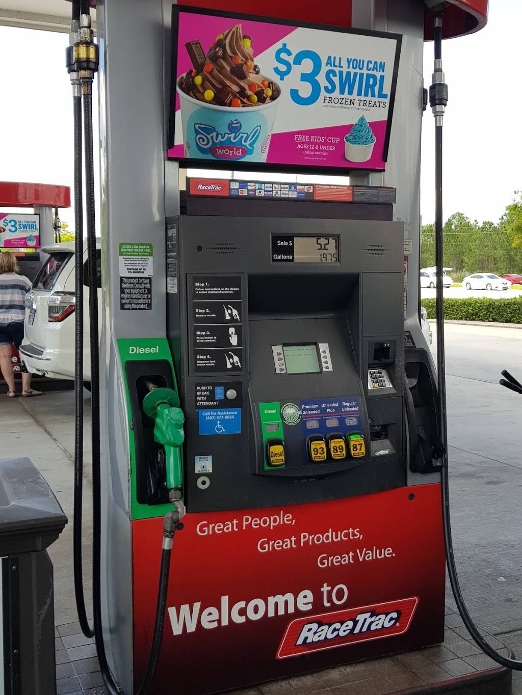 RaceTrac | bakery | 15570 S Apopka Vineland Rd, Orlando, FL 32821, USA | 4074770024 OR +1 407-477-0024