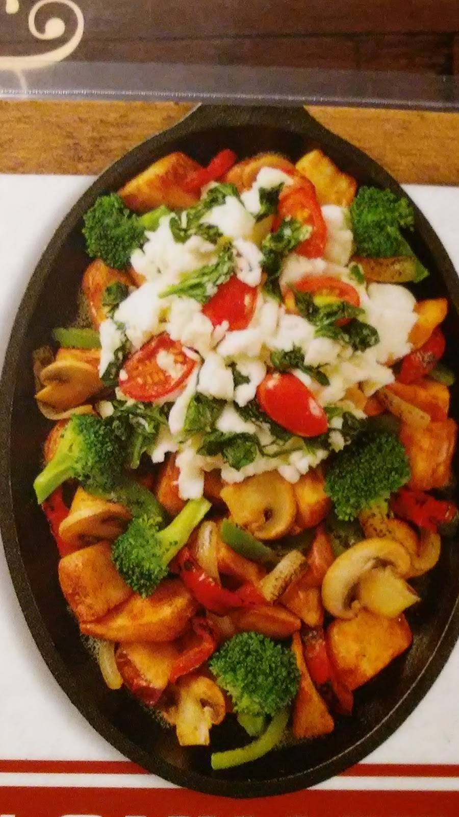 Dennys | restaurant | 1011 Riley St, Folsom, CA 95630, USA | 9169869149 OR +1 916-986-9149