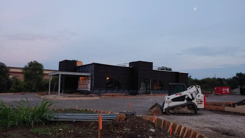 Raising Canes Chicken | meal takeaway | 1599 E North Ave, Belton, MO 64012, USA | 8163487745 OR +1 816-348-7745