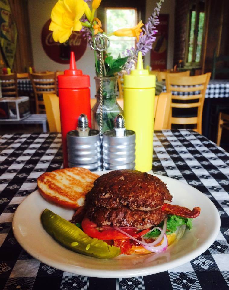 Talmo Market Grill | restaurant | 558 Main St, Talmo, GA 30575, USA | 7069295127 OR +1 706-929-5127