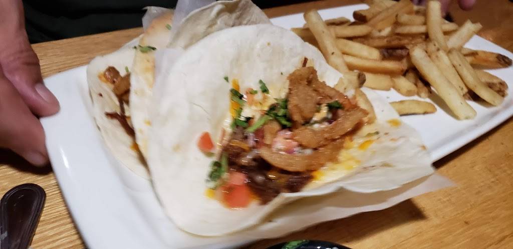 Applebees Grill + Bar | restaurant | 340 State Hwy 13, Wisconsin Dells, WI 53965, USA | 6082546900 OR +1 608-254-6900