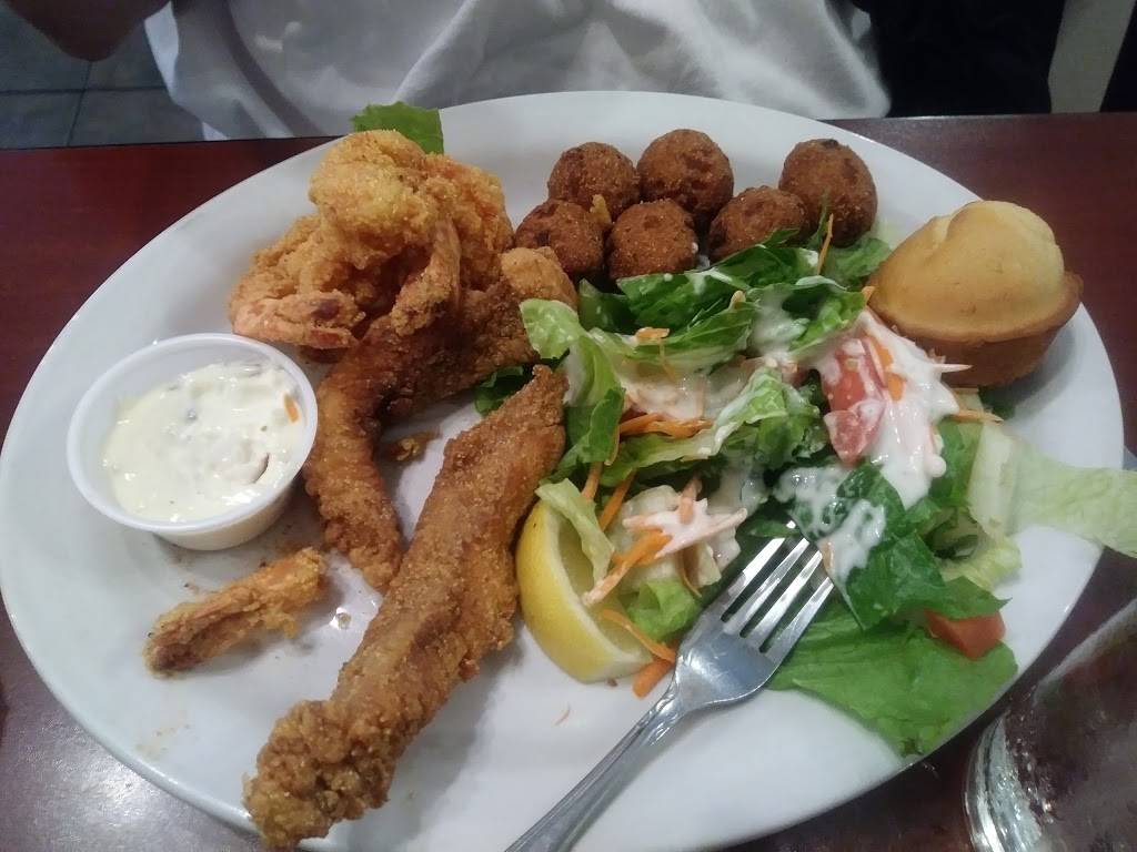 Sandra Dees | Bar-B-Que & Seafood | restaurant | 601 15th St, Sacramento, CA 95814, USA | 9164486375 OR +1 916-448-6375